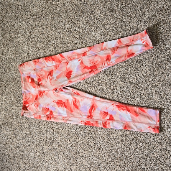 Patterned Workout Leggings - Picture 2 of 3